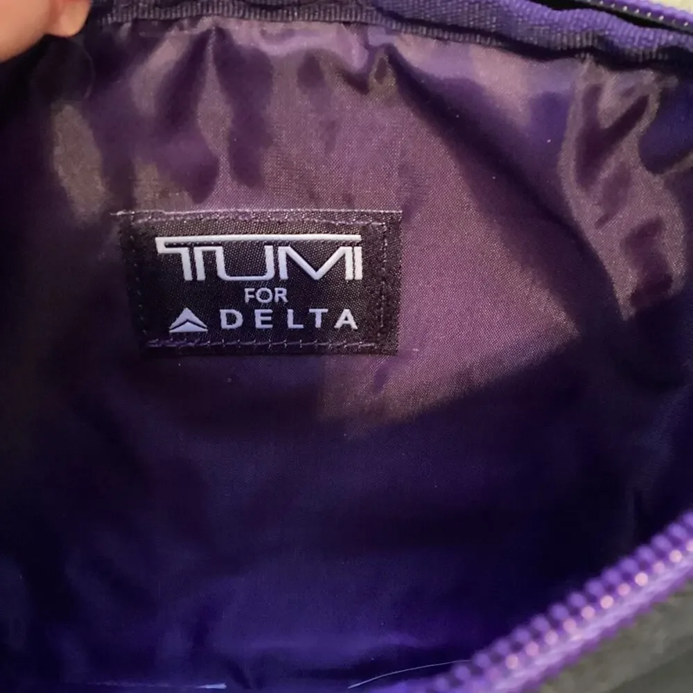 TUMI BLACK COSMETIC BAG